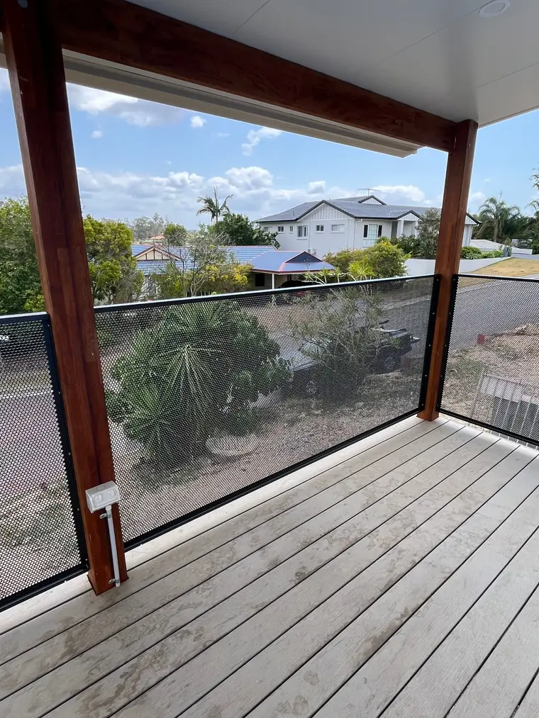 The same deck. Panels fitted between the owner’s own timber posts.